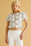 On Kadın Crop Bluz - Minimalist Çiçek Desenli Kısa Kol - Yazlık Bluz