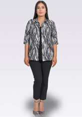 Tolga Saraçoğlu Kadın Bluz - Minimalist Zebra Desenli 3/4 Kol Oversize