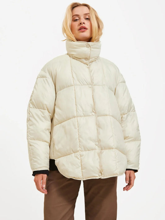 Jack&Jones JJXX Oversize Kapüşonlu Şişme Mont - Kışlık Sıcaklık ve Şıklık