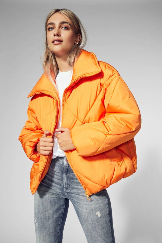 Only Oversize Kapüşonlu Şişme Mont - Minimalist Günlük Tarz