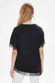 Asimetrik Dantel Garnili Yuvarlak Yaka T-Shirt UW27TSH086