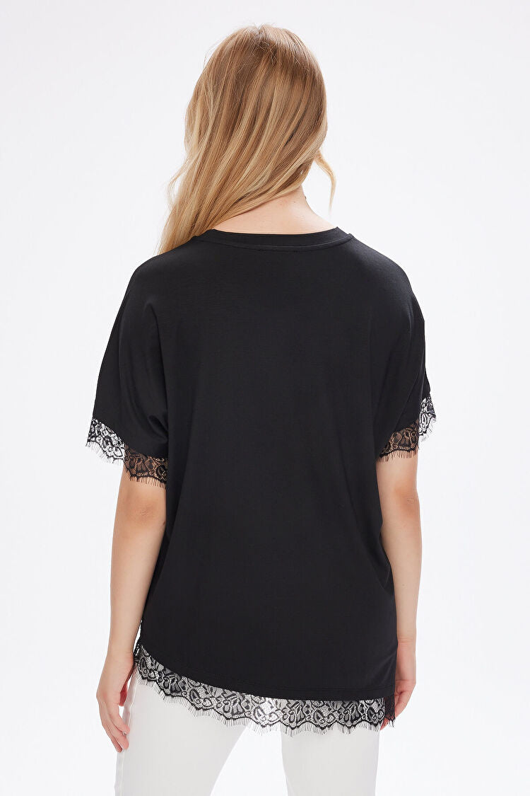 Asimetrik Dantel Garnili Yuvarlak Yaka T-Shirt UW27TSH086