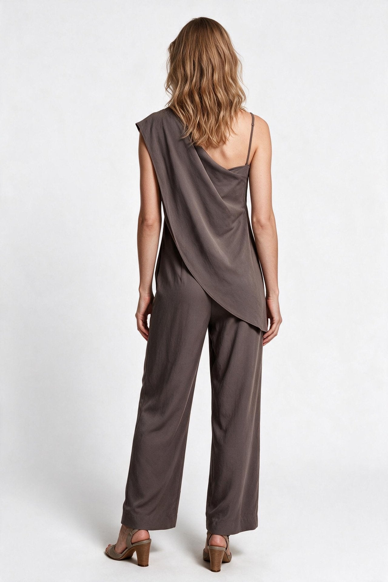 Ayhan Kadın Asimetrik Tek Omuz Yaka Drape Detaylı Geniş Paça Uzun Tulum İkincil görsel