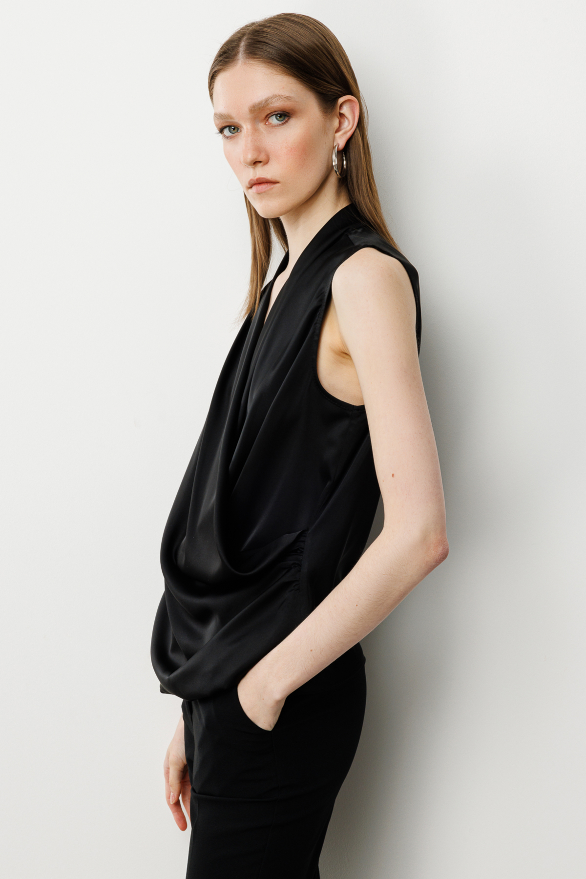 Ekol Kadın Kolsuz Oversize Minimalist Saten Bluz Translation missing: tr.content.product_image_main