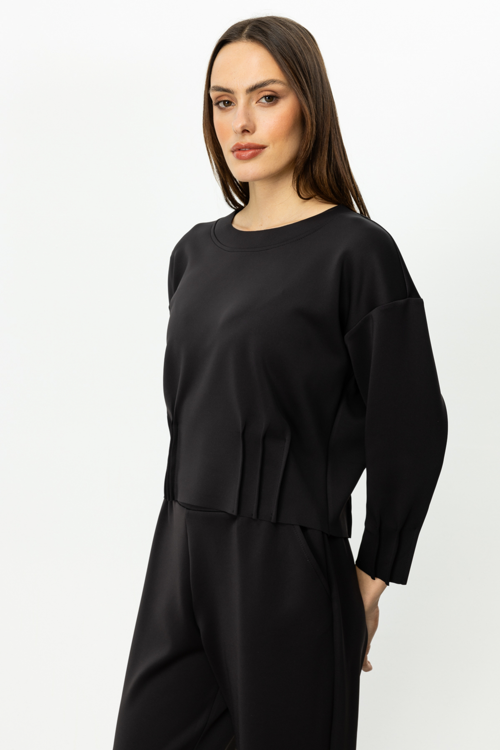 On Kadın Minimalist Crop Bluz - Oversize 3/4 Kol Yuvarlak Yaka