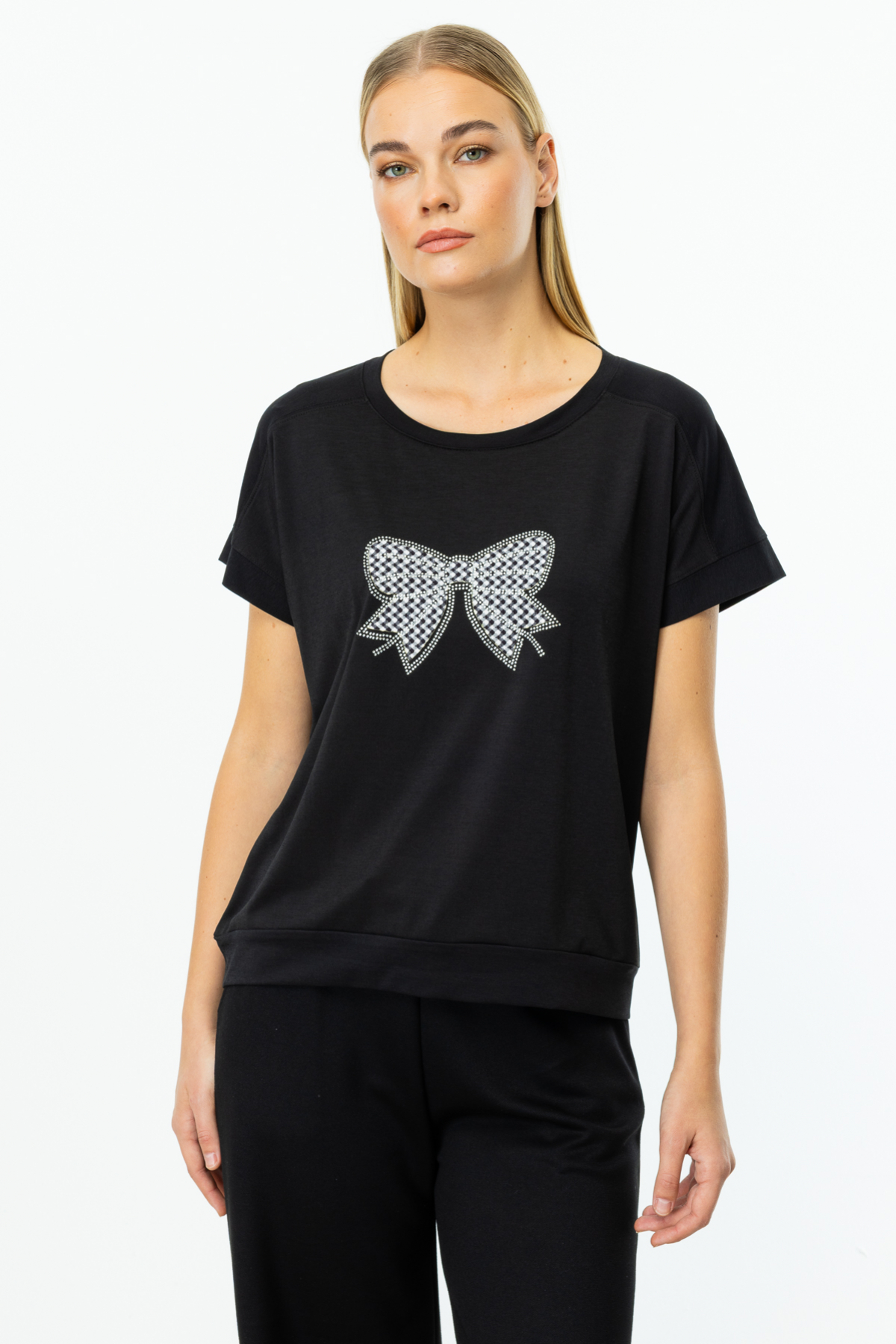 On Oversize Kısa Kol Yuvarlak Yaka Minimalist Kadın T-Shirt Ana görsel