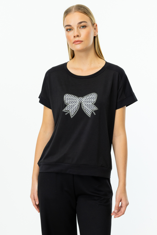 On Oversize Kısa Kol Yuvarlak Yaka Minimalist Kadın T-Shirt