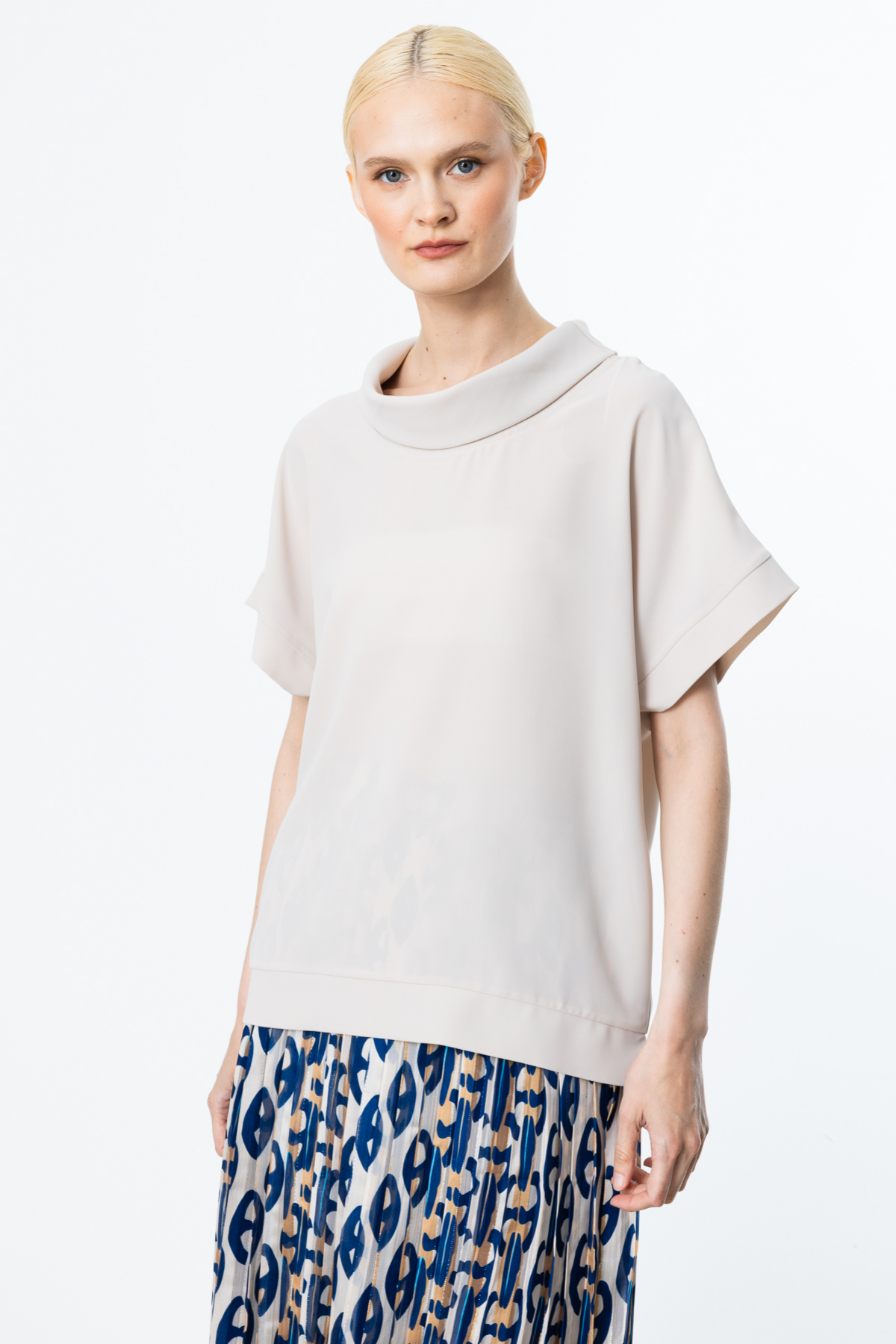 On Minimalist Oversize Kapak Yaka Kısa Kol Kadın Bluz - Günlük Stil