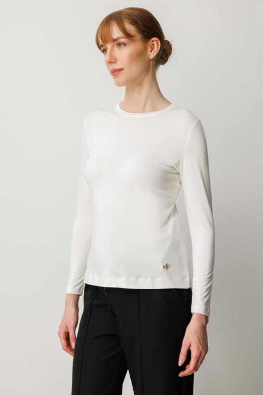 On Metal Aksesuarlı Sıfır Yaka Basic Bluz