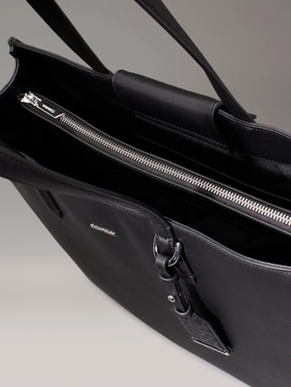 Calvin Klein Minimalist Tote Çanta - Günlük Kullanım için İdeal Deri Çanta Translation missing: tr.content.product_image_secondary