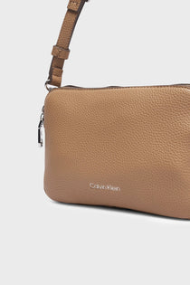 Calvin Klein Kadın Çapraz Çanta LV04F3656G