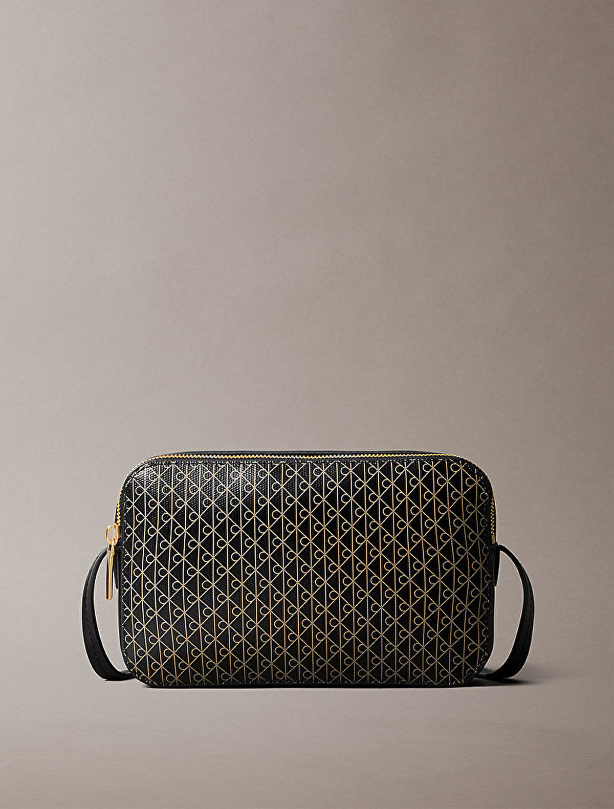 Calvin Klein Kadın Emblem Elongated Çapraz Çanta LV04F3268G2XA