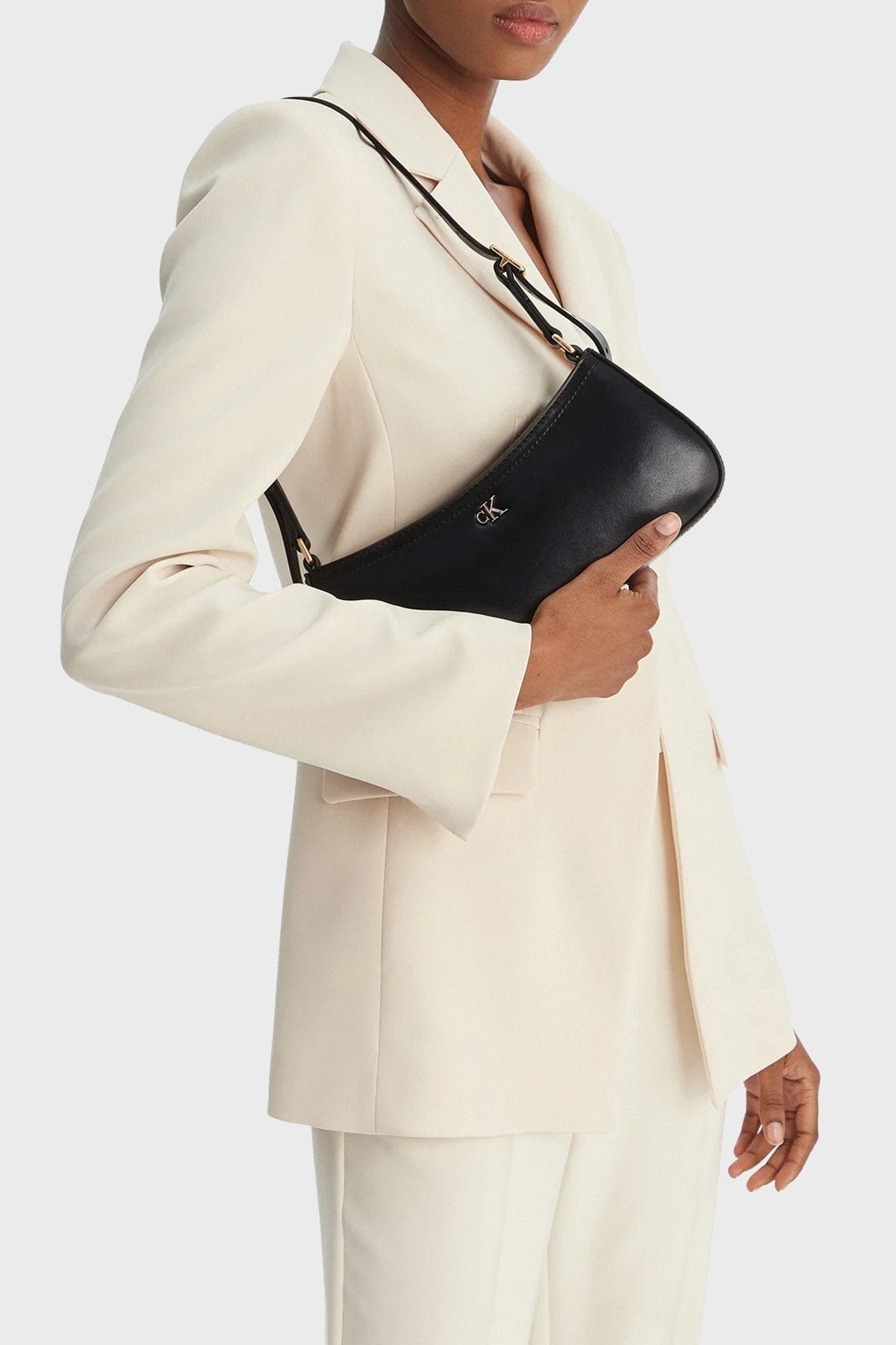 Calvin Klein Logolu Ayarlanabilir Askılı Kadın Çanta LV04F3170G İkincil görsel