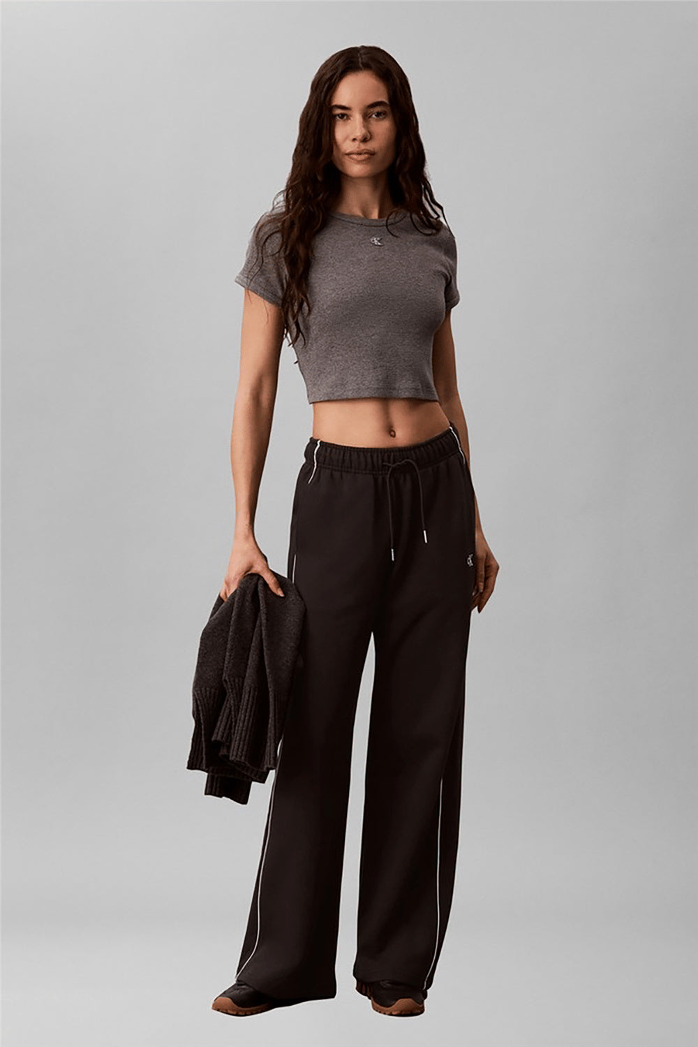 Calvin Klein Logolu Pamuklu Yüksek Bel Bol Paça Kadın Pantolon LV047H258G Ana görsel