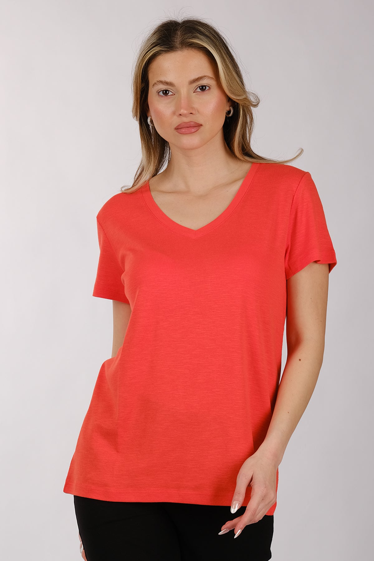 Daido Kadın Oversize V Yaka Kısa Kol Minimalist T-Shirt Translation missing: tr.content.product_image_secondary