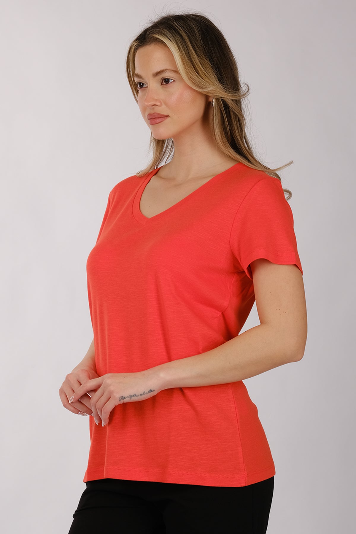 Daido Kadın Oversize V Yaka Kısa Kol Minimalist T-Shirt