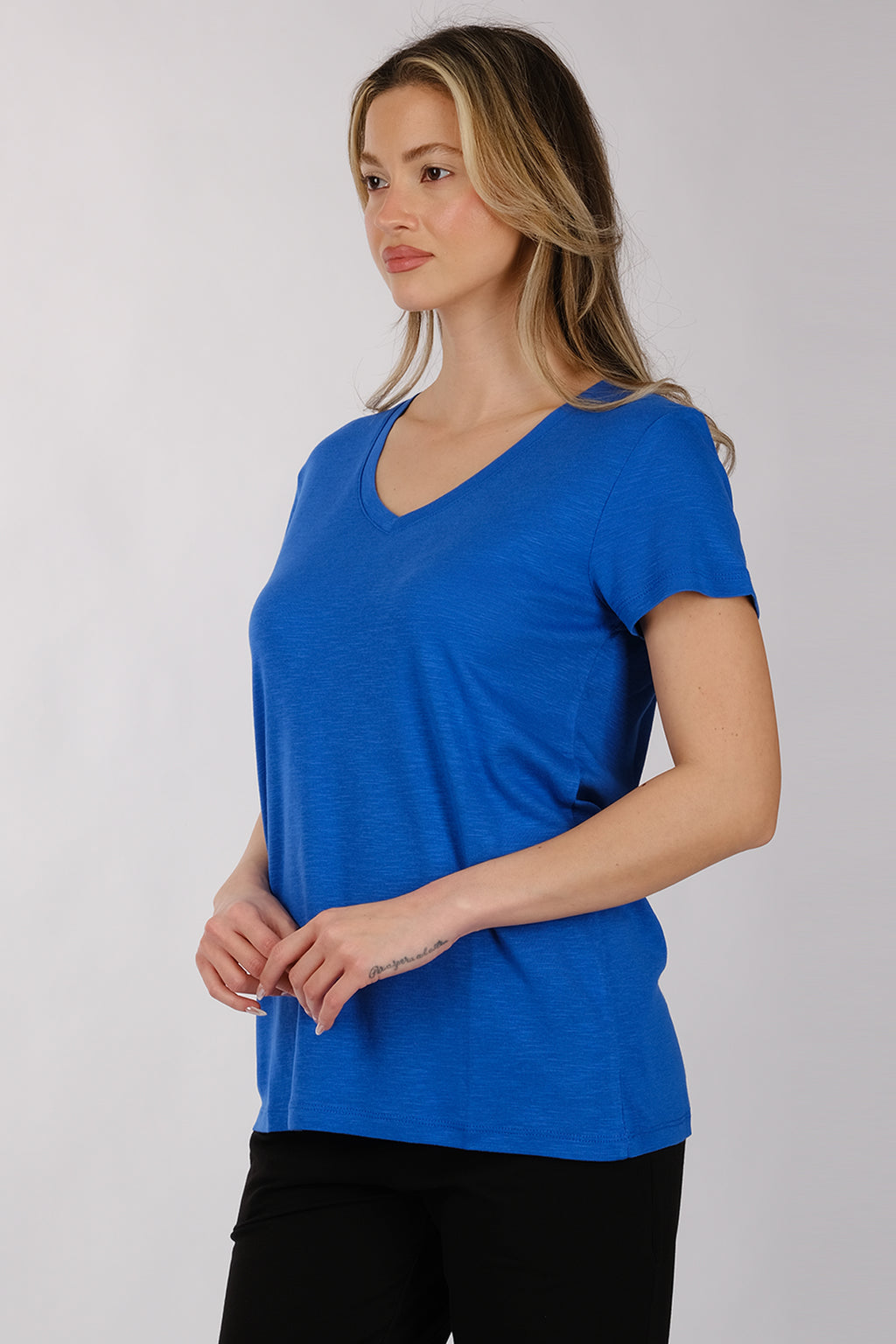 Daido Kadın Oversize V Yaka Kısa Kol Minimalist T-Shirt