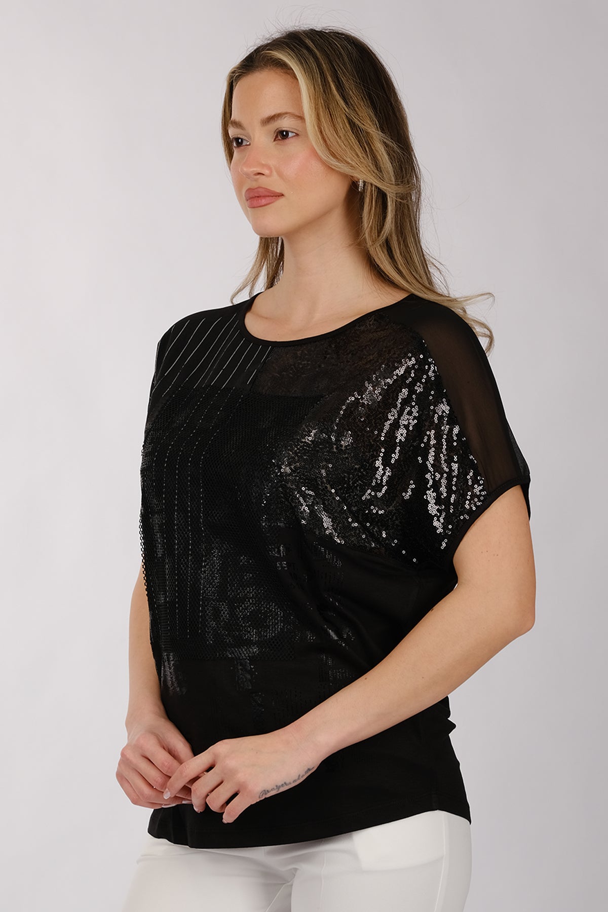Daido Oversize Pullu Minimalist Kadın Tişört - Kısa Kol