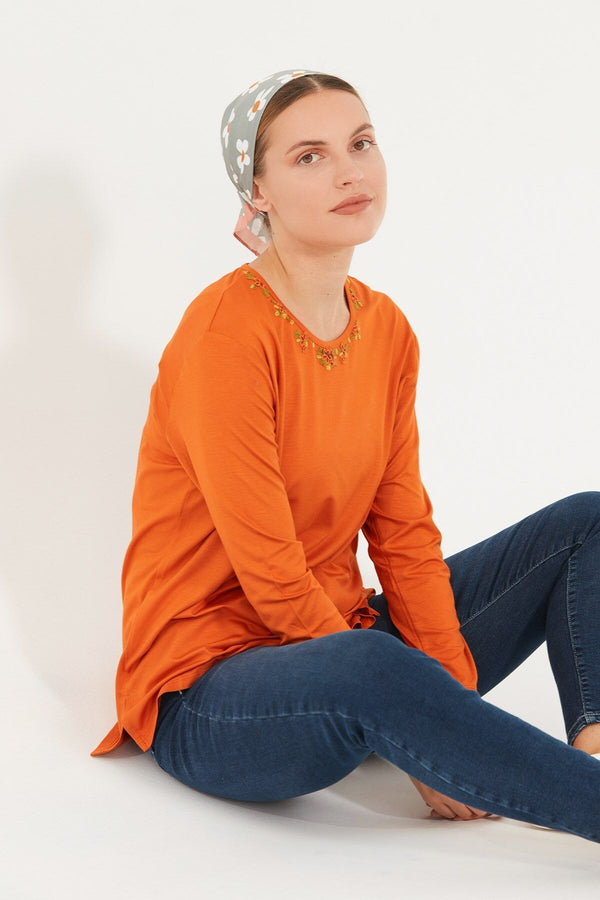 Desen Minimalist Nakışlı Uzun Kol Oversize Kadın Bluz