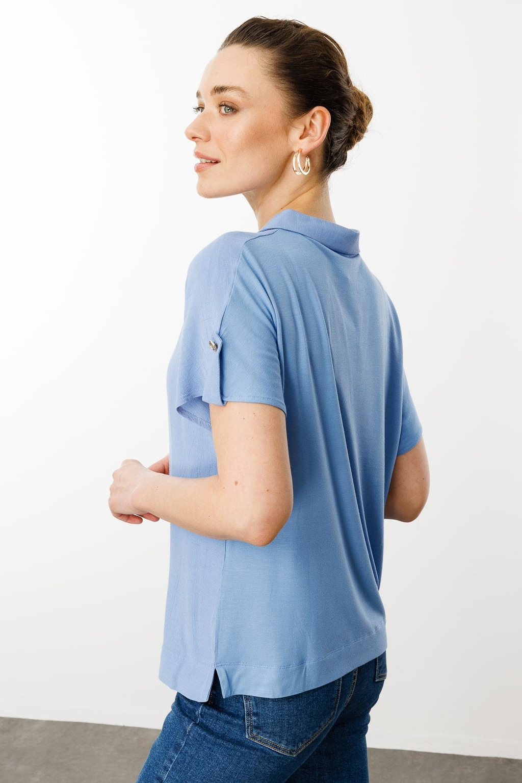 Desen Minimalist Polo Yaka Kısa Kol Kadın Bluz - Rahat ve Şık