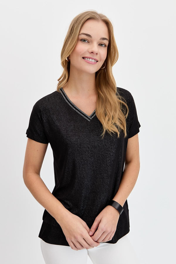 Desen Minimalist V Yaka Kısa Kol Kadın Tişört - Günlük Stil