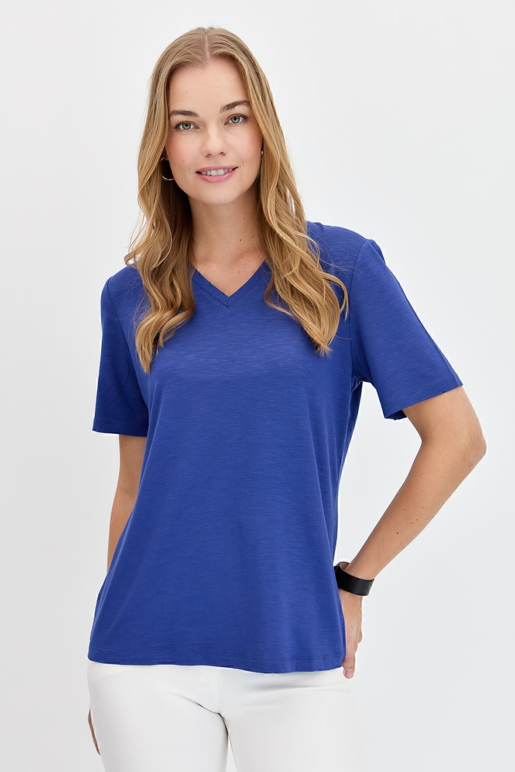Desen Minimalist V Yaka Kısa Kol Kadın T-Shirt - Günlük & Şık