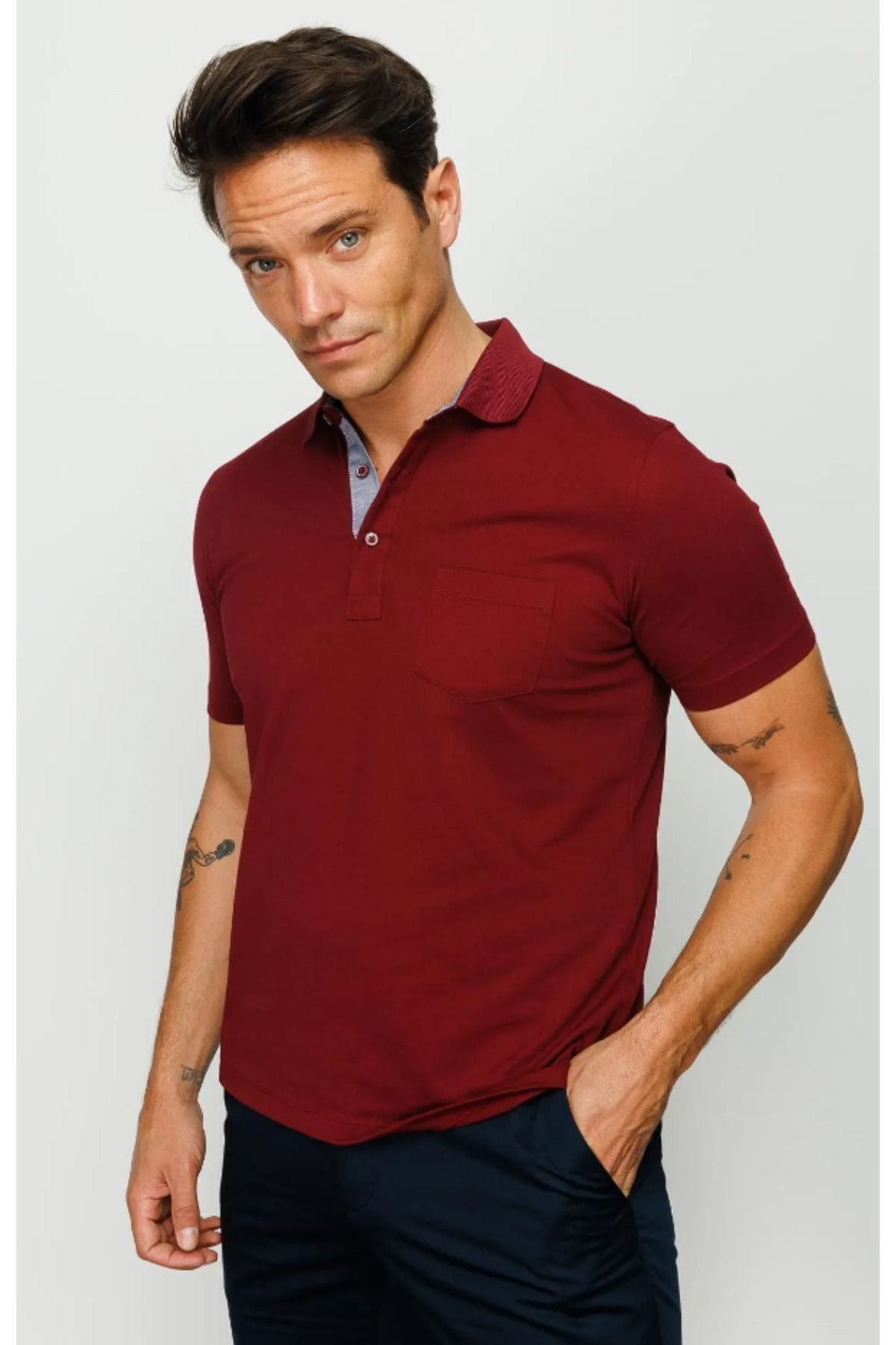 Desen Minimalist Polo Yaka Kısa Kol Erkek T-Shirt - Rahat ve Şık Translation missing: tr.content.product_image_secondary