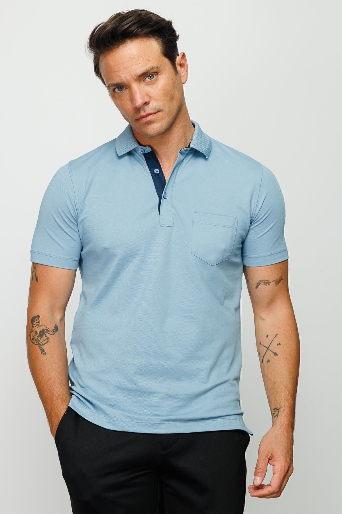 Desen Minimalist Polo Yaka Kısa Kol Erkek T-Shirt - Rahat ve Şık İkincil görsel