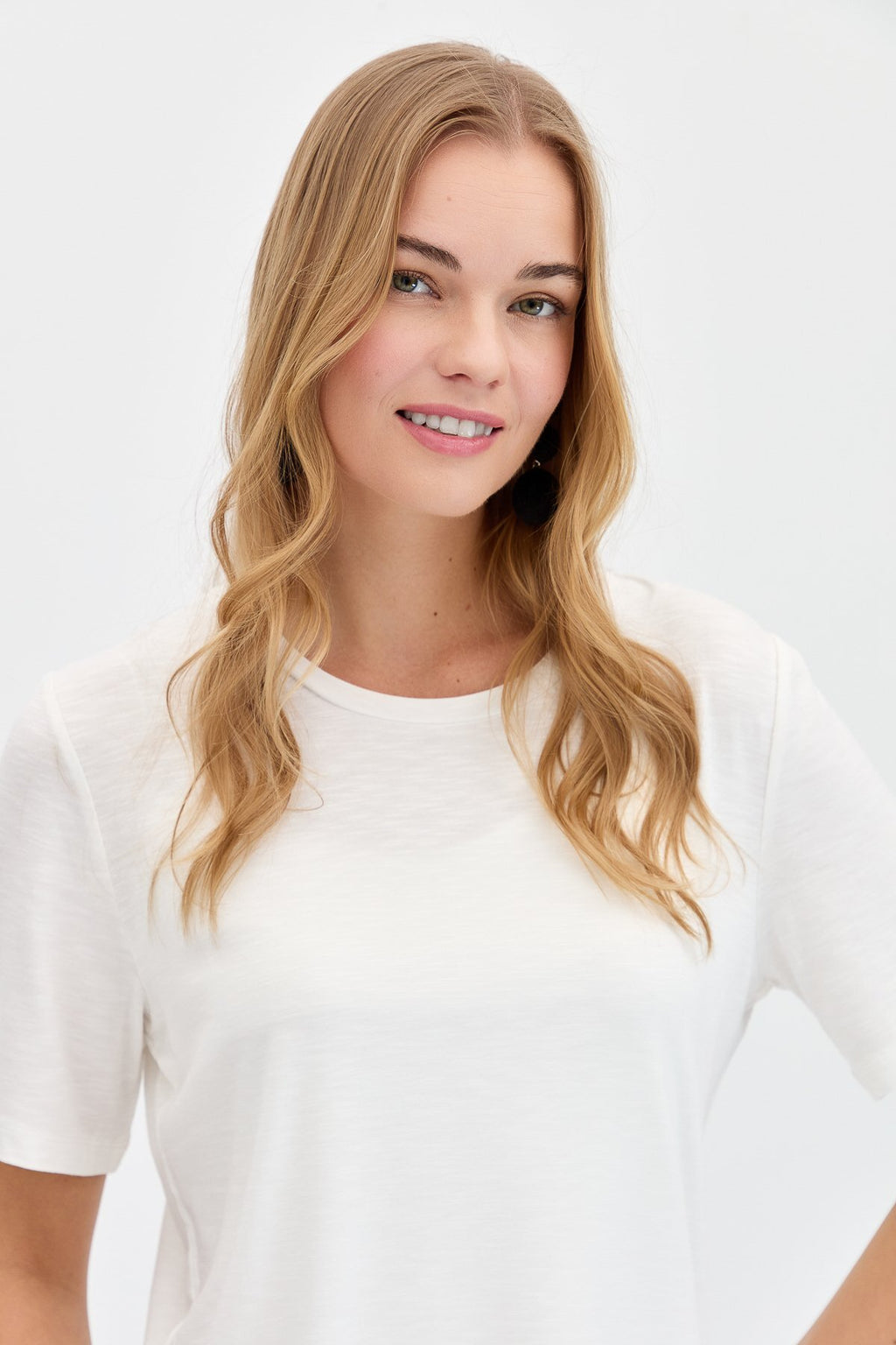 DESEN TRİKO Oversize Minimalist Yuvarlak Yaka Kadın T-Shirt - Kısa Kol