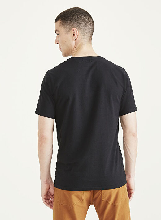 Dockers Erkek Regular Fit Kısa Kol Minimalist T-Shirt Translation missing: tr.content.product_image_secondary