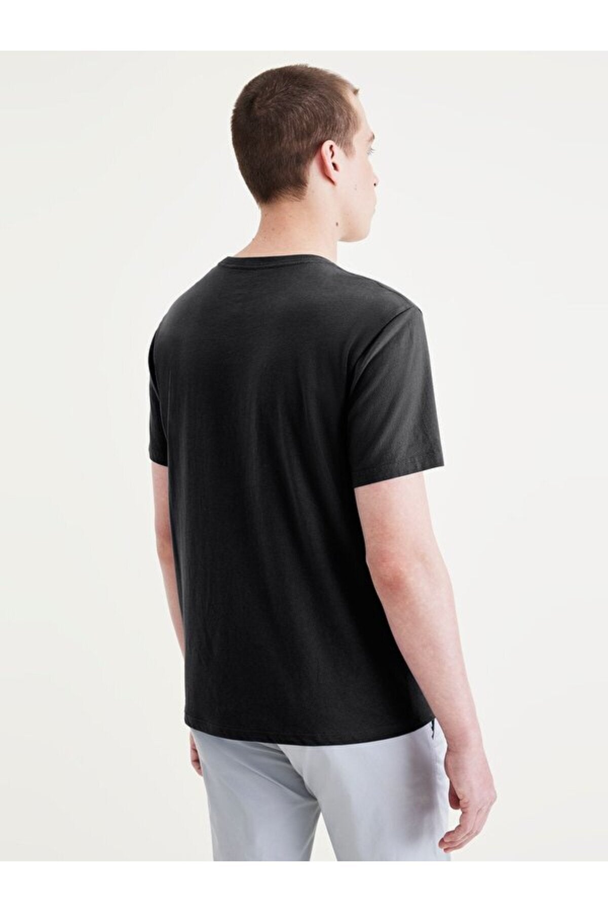 Dockers Minimalist Regular Fit Kısa Kol Erkek T-shirt - Günlük Kombinler İçin Translation missing: tr.content.product_image_secondary