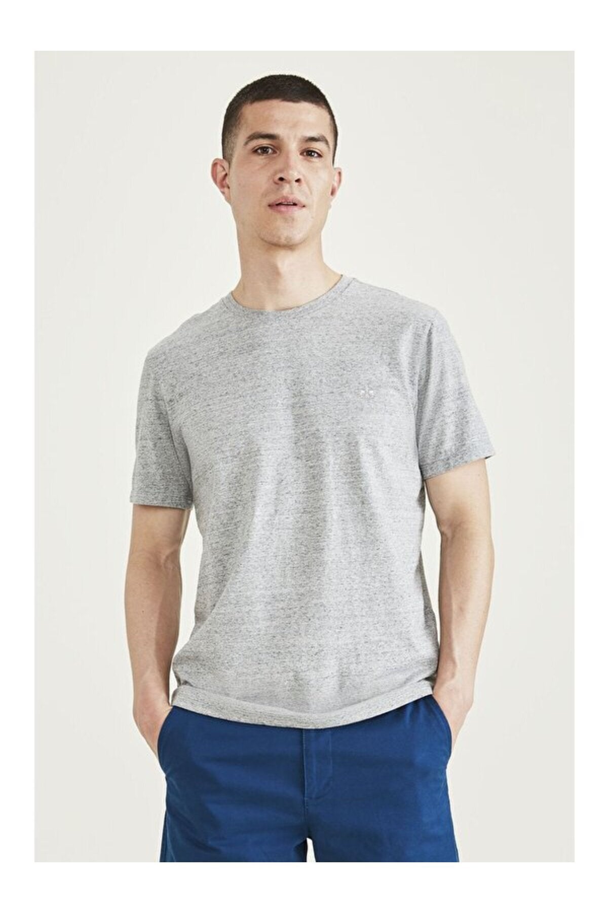 Dockers Minimalist Regular Fit Kısa Kol Erkek T-Shirt - Günlük Şıklık Translation missing: tr.content.product_image_main