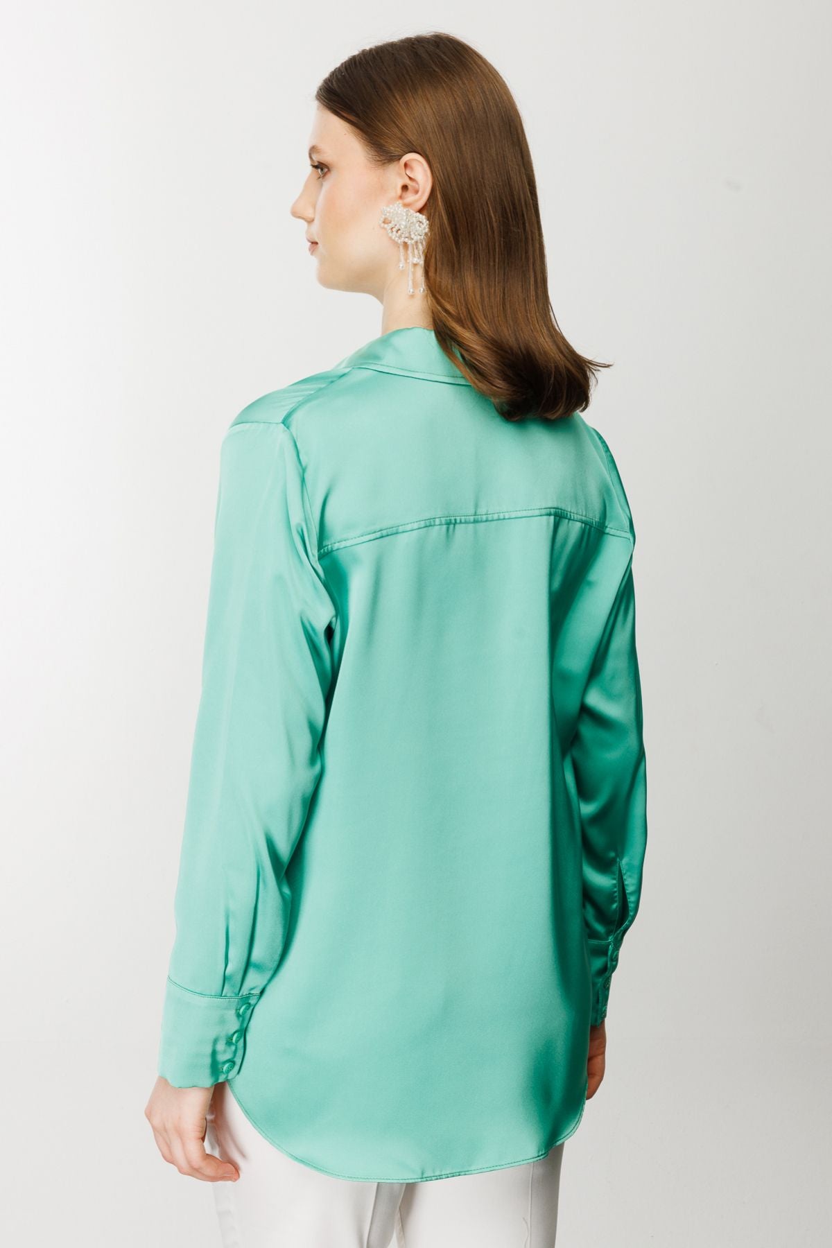 Ekol Oversize Minimalist Uzun Kol Saten Bluz - Gömlek Yaka