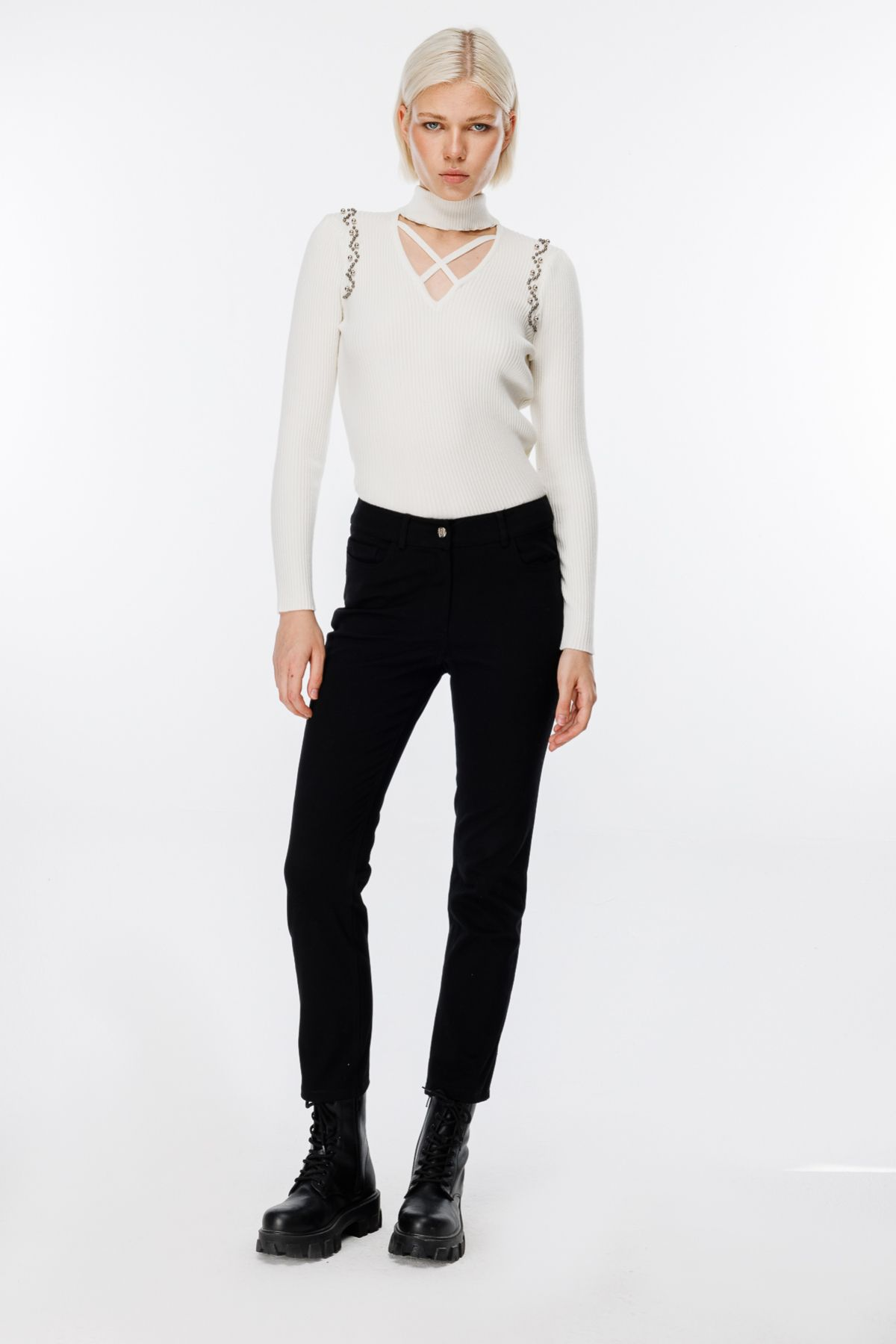 Ekol Kadın Crop Pantolon: Minimalist, Günlük Şıklık Ana görsel