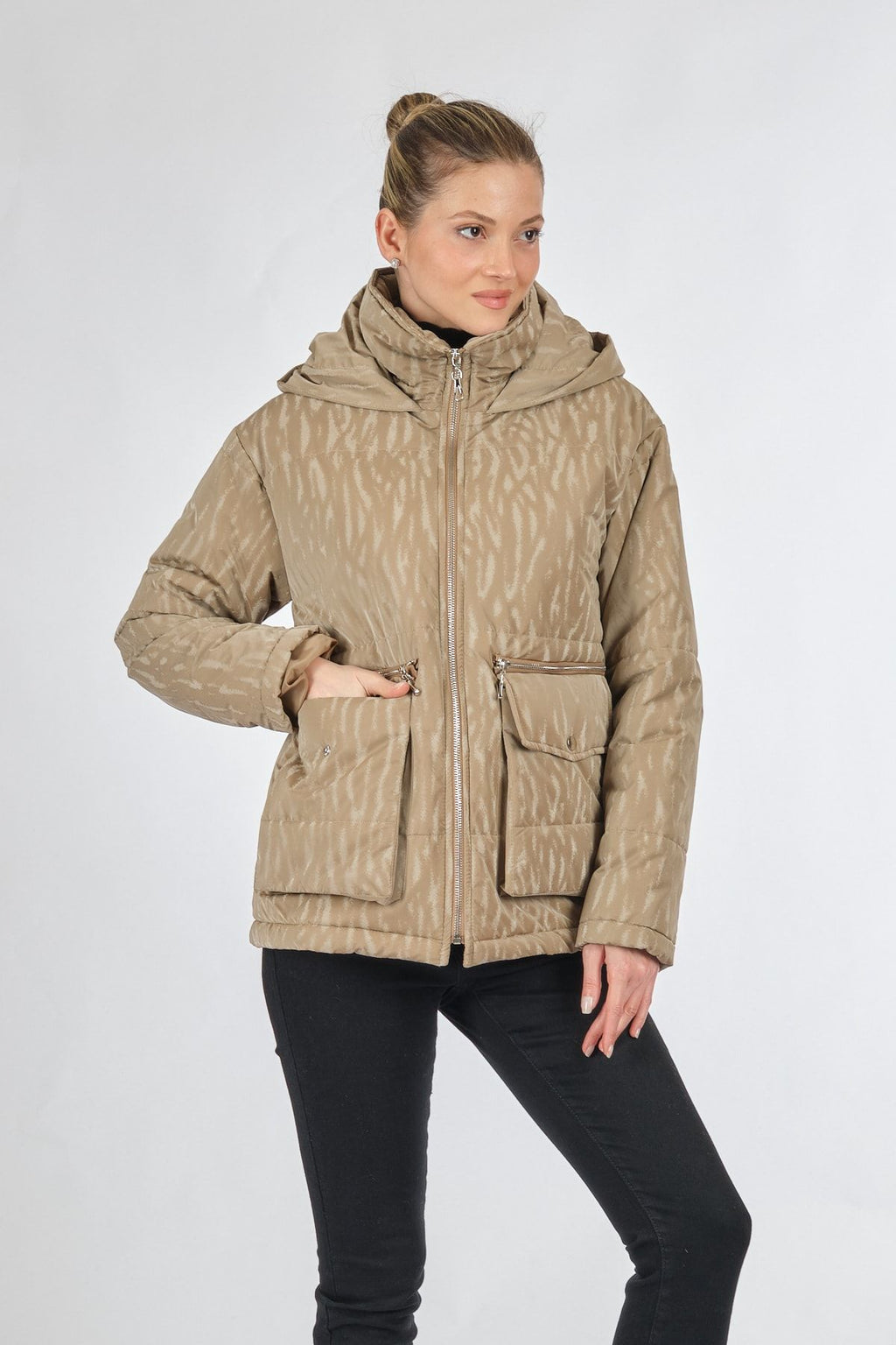 Ekol Oversize Kapüşonlu Minimalist Kadın Kışlık Mont