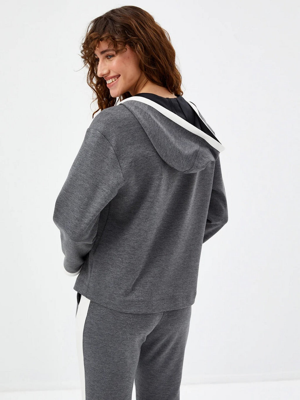 Faik Sönmez Oversize Kapüşonlu Kadın Pijama Takımı - Rahat ve Şık