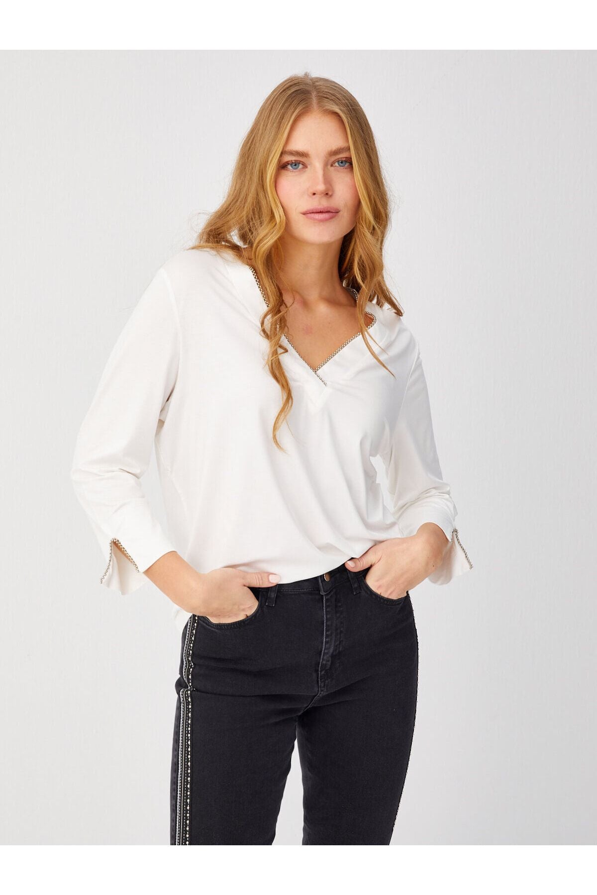 Faik Sönmez Kadın Minimalist Oversize V Yaka 3/4 Kol Bluz