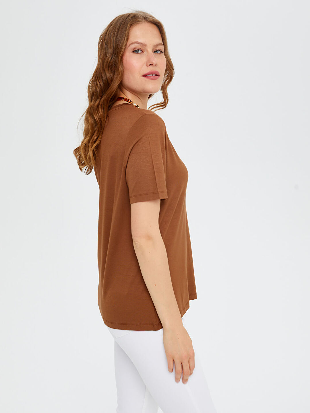 Faik Sönmez Oversize V Yaka Kadın T-Shirt - Rahat ve Şık