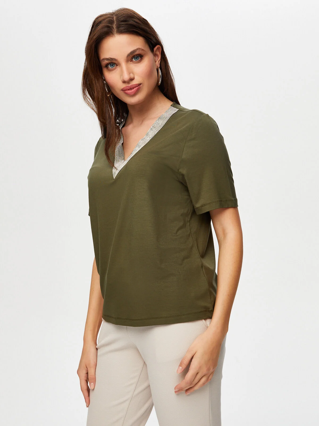 Kadın Zincir Şertili V Yaka Kısa Kol T-Shirt 25YUS25TSH064