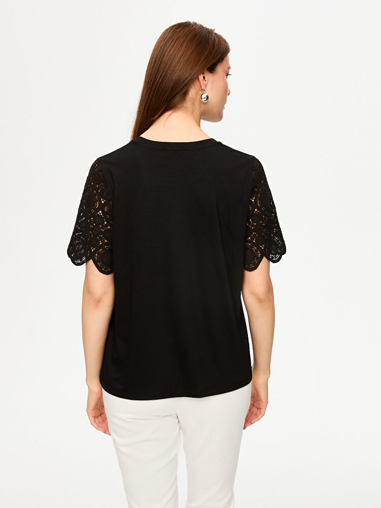 Faik Sönmez Kolları Kroşe Dantel Yuvarlak Yaka  T-Shirt US26TSH082