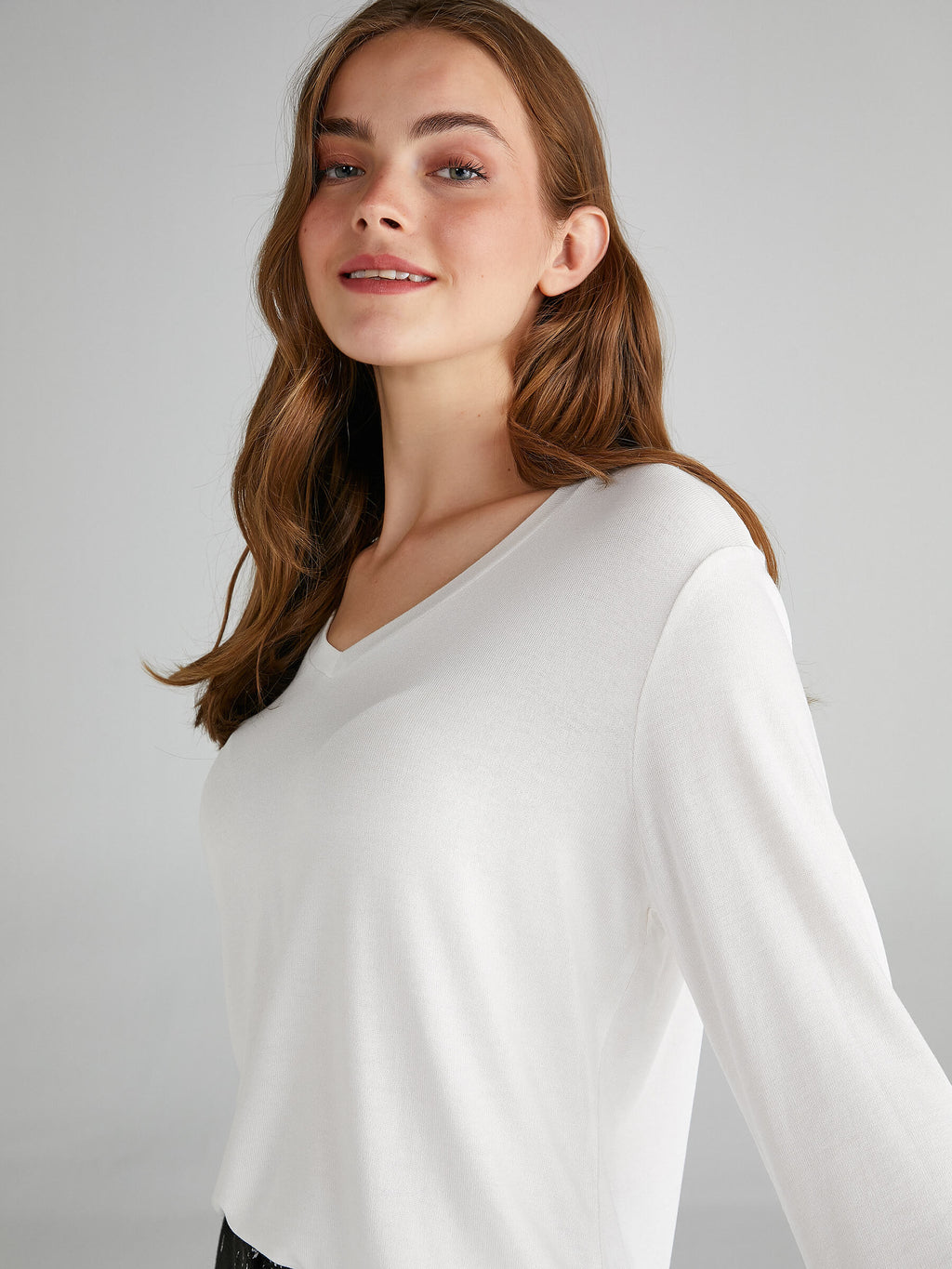 Faik Sönmez Minimalist V Yaka 3/4 Kol Kadın T-Shirt - Günlük Şıklık
