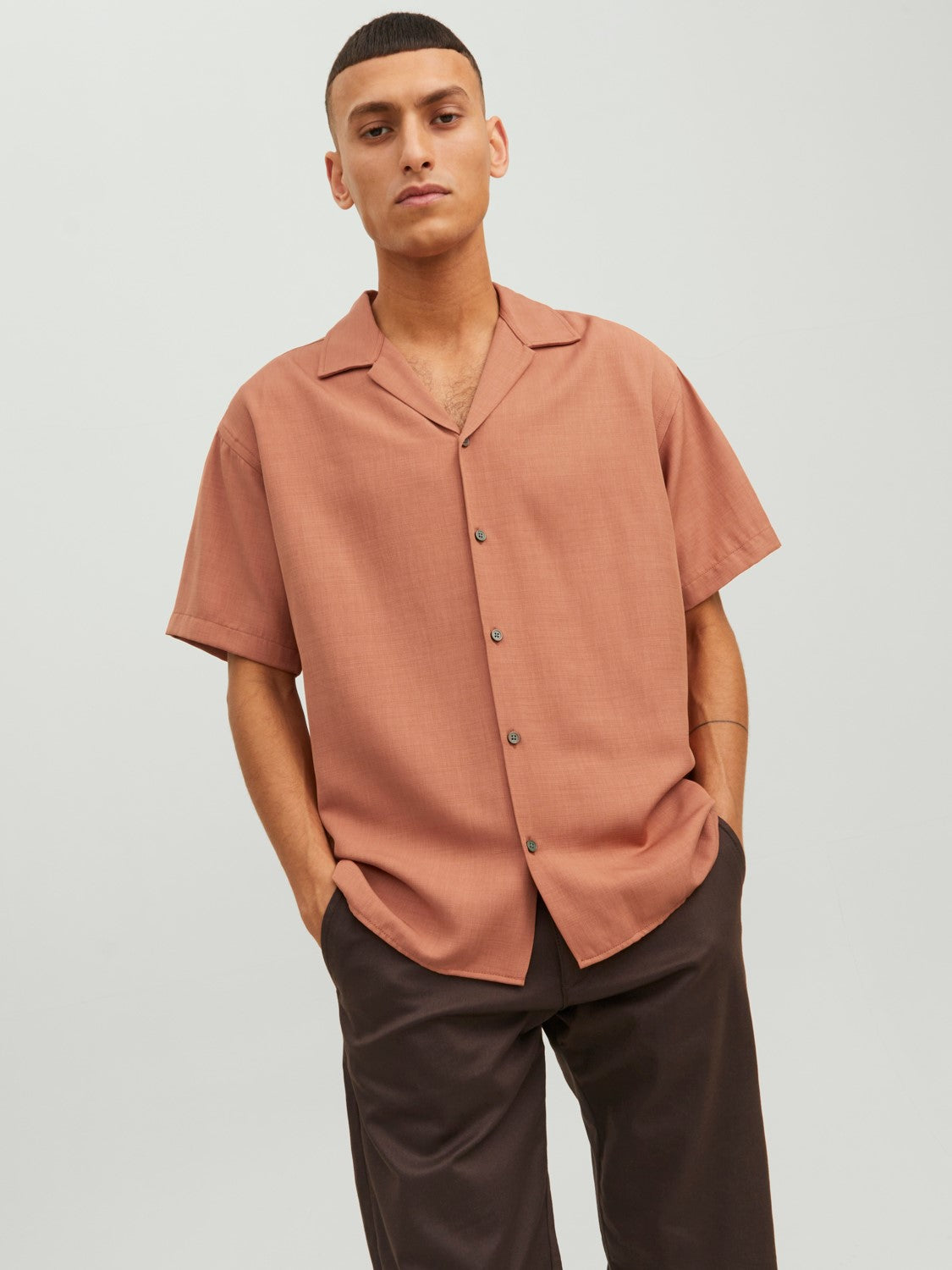 Jack&Jones Oversize Minimalist Kısa Kol Erkek Gömleği Translation missing: tr.content.product_image_secondary