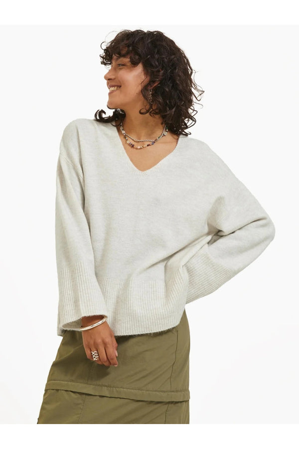 Jack&Jones JJXX Oversize V Yaka Kadın Kazak - Minimalist & Rahat