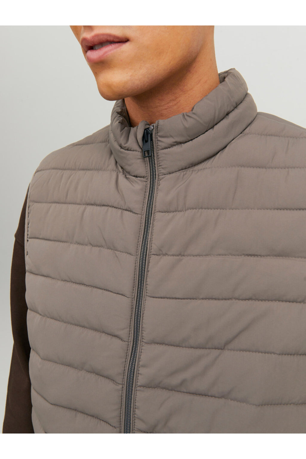 Jack&Jones Oversize Fermuarlı Yaka Erkek Yelek - Minimalist Tarz