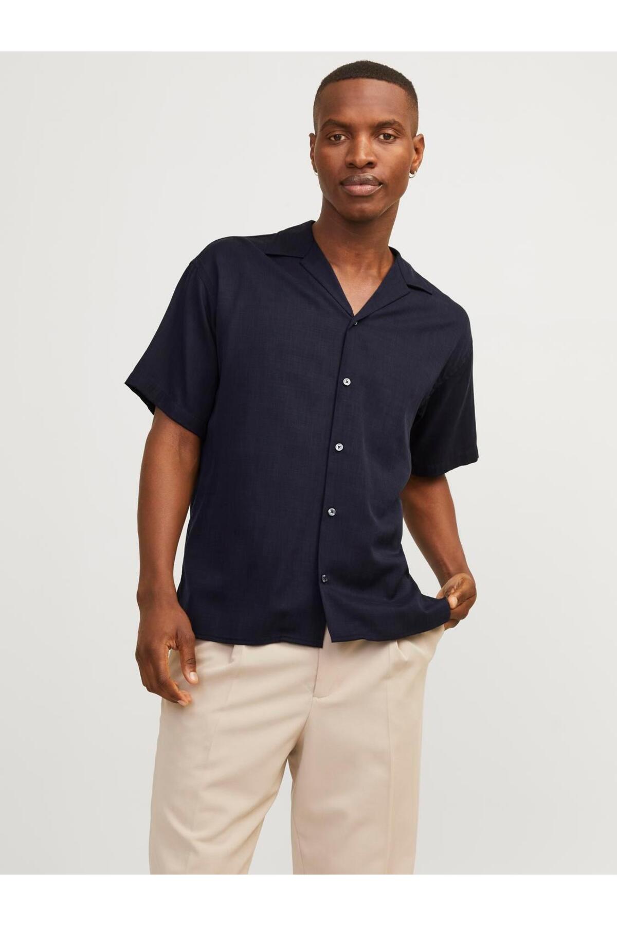 Jack&Jones Oversize Kısa Kol Erkek Gömlek - Minimalist & Rahat Translation missing: tr.content.product_image_secondary