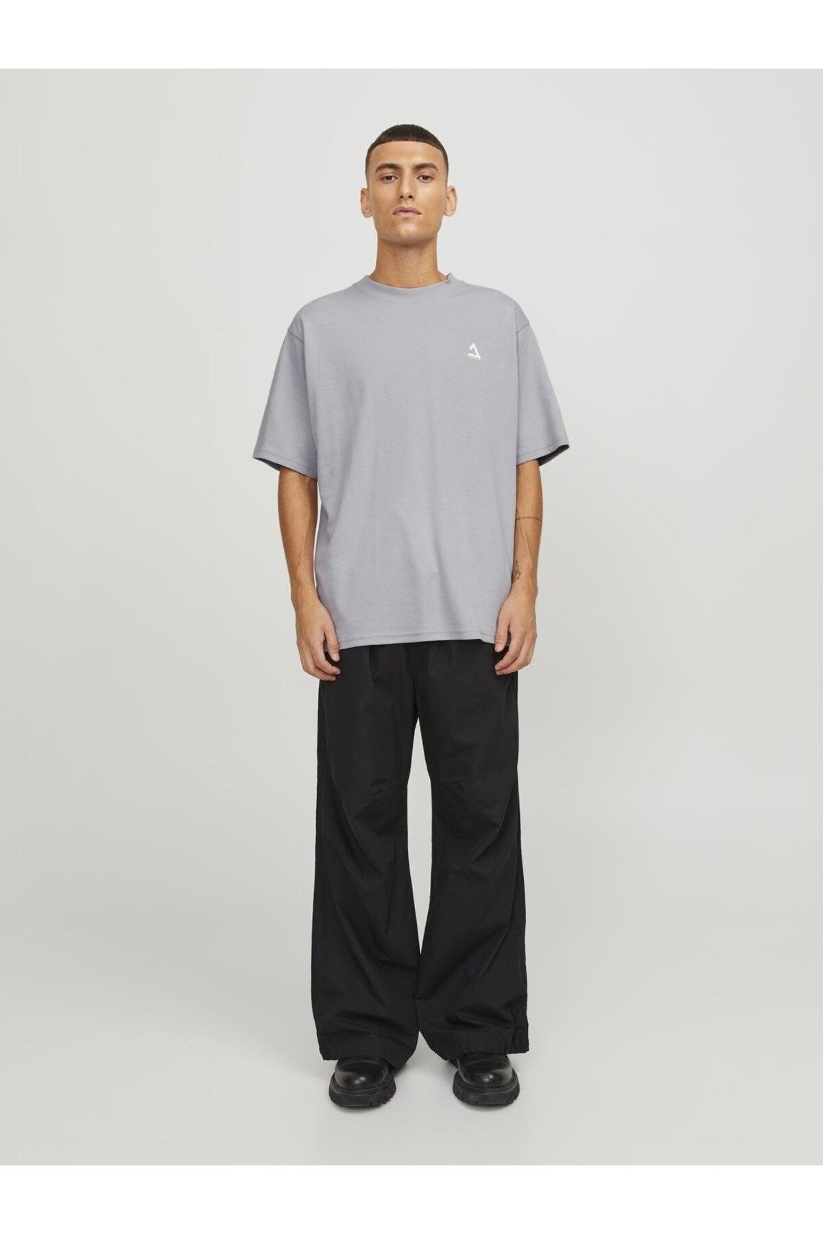 Jack&Jones Oversize Minimalist Erkek T-Shirt - Günlük Kullanım Translation missing: tr.content.product_image_main