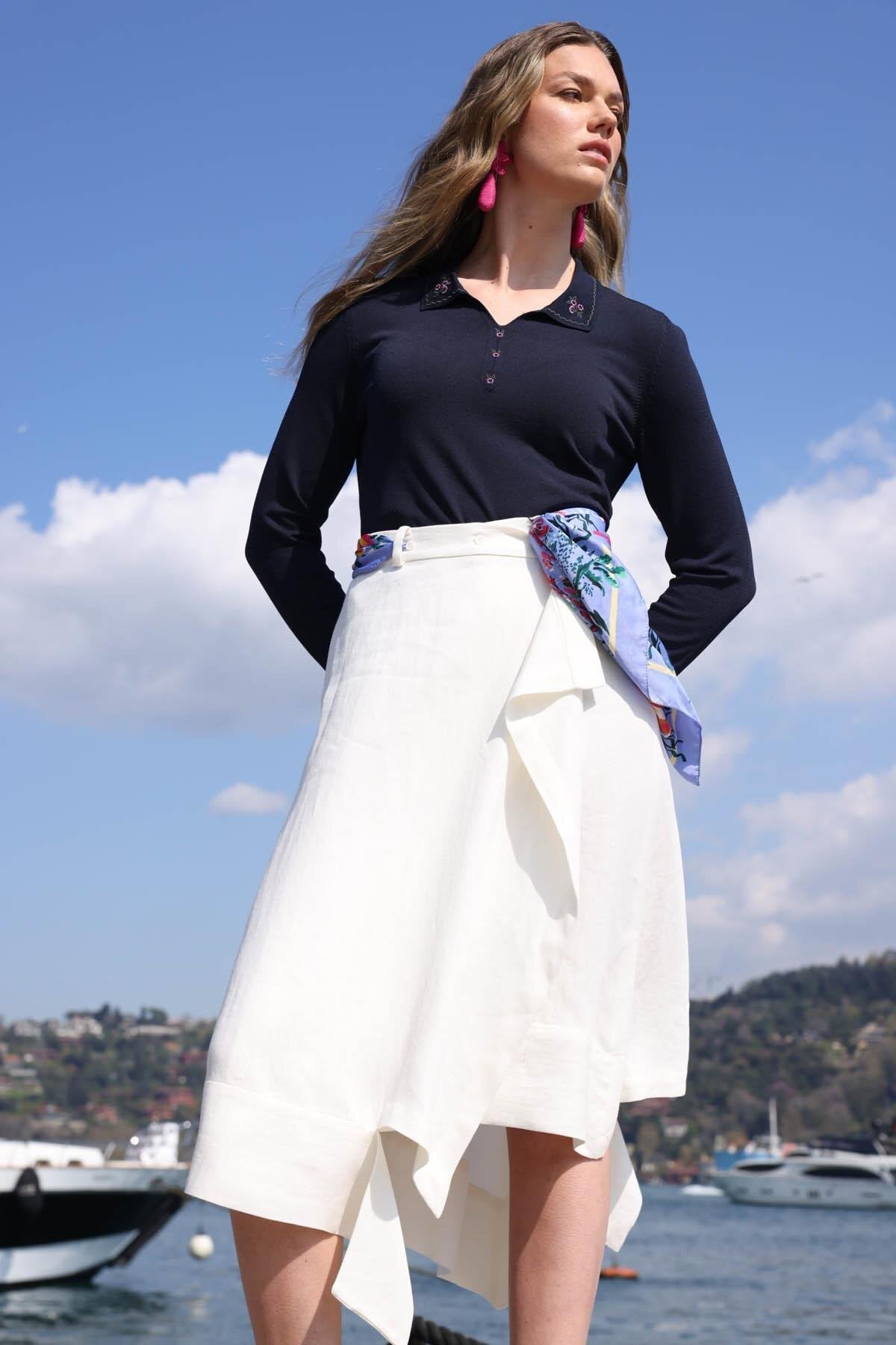Kadın Polo Yaka Yakası Nakışlı Yazlık Triko Bluz Desen