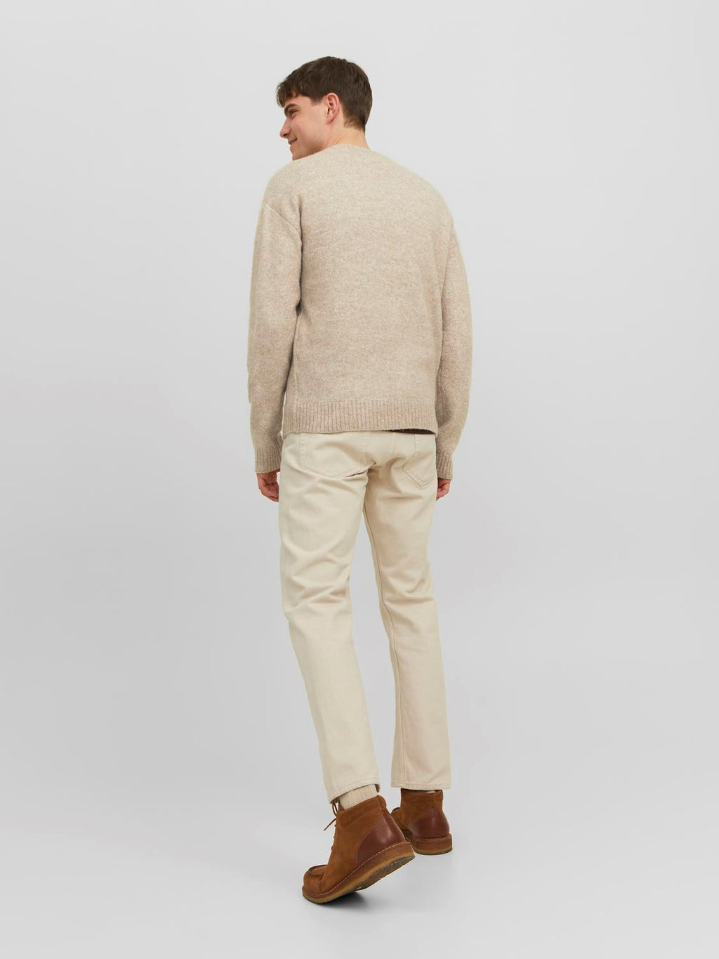 Jack&Jones Oversize Yuvarlak Yaka Erkek Kazak - Minimalist Günlük Stil - Hemen Al!