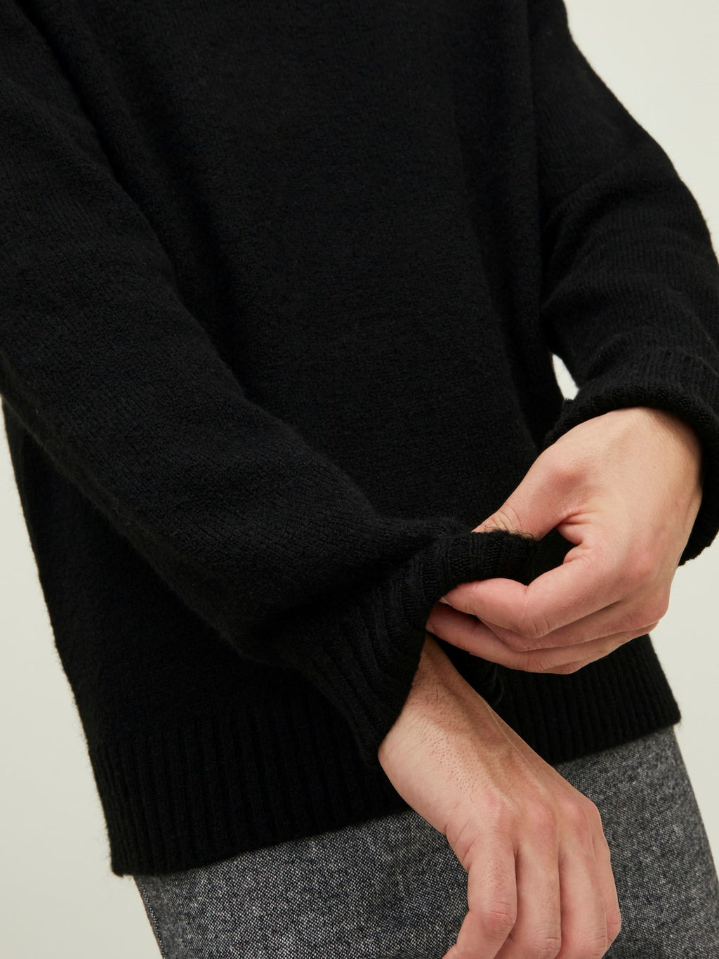 Jack&Jones Oversize Yuvarlak Yaka Erkek Kazak - Minimalist Günlük Stil - Hemen Al!