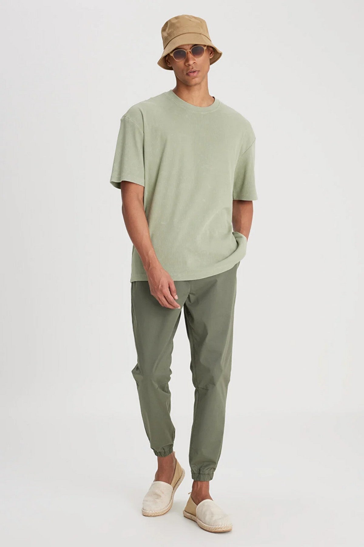 Lee Minimalist Erkek Jogger Pantolon - Rahat & Şık Günlük Stil Ana görsel